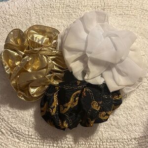 Vintage 80’s Gold, White, and‎ Black hair bows
